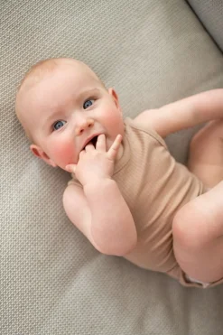 Lässig Rompers^Baby body | Ribbed light brown |