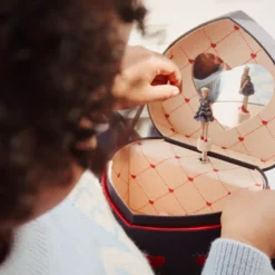 Konges Slojd Sieraden^Muziekdoosje hearts | Donkerblauw |