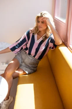 DAMES Studio Poespas Tops | Tops^Soccer Tee | Pink vs. Navy |